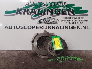 Usagé Kit embrayage (complet) Peugeot 207/207+ (WA/WC/WM) 1.4 Prix € 50,00 Règlement à la marge proposé par Autosloperij Kralingen B.V.