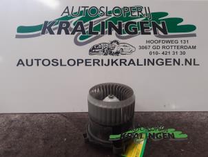 Używane Silnik wentylatora nagrzewnicy Mitsubishi Colt (Z2/Z3) 1.3 16V Cena € 50,00 Procedura marży oferowane przez Autosloperij Kralingen B.V.
