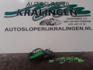 Used Fuel pump relay Volkswagen Golf V (1K1) 1.6 FSI 16V Price € 50,00 Margin scheme offered by Autosloperij Kralingen B.V.