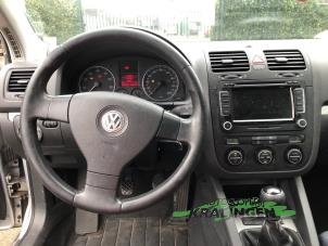 Usados Juego de embellecedores interiores Volkswagen Golf V (1K1) 1.6 FSI 16V Precio € 30,00 Norma de margen ofrecido por Autosloperij Kralingen B.V.
