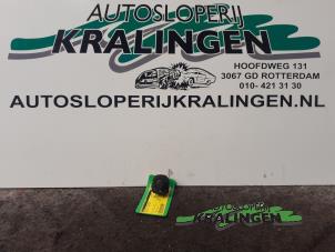 Usagé Commutateur rétroviseur Volkswagen Golf V (1K1) 1.6 FSI 16V Prix € 20,00 Règlement à la marge proposé par Autosloperij Kralingen B.V.