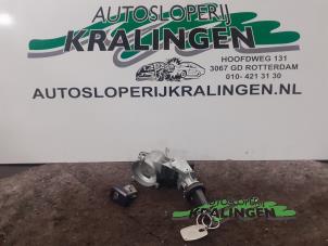 Usagé Kit serrure Opel Corsa D 1.3 CDTi 16V ecoFLEX Prix € 150,00 Règlement à la marge proposé par Autosloperij Kralingen B.V.