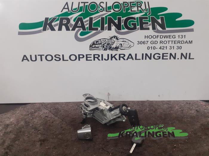 Gebrauchte Schlossset Opel Astra H (L48) 1.6 16V Twinport Preis € 150,00 Margenregelung angeboten von Autosloperij Kralingen B.V.