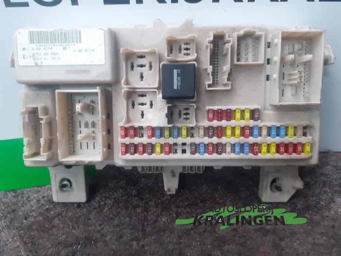 Fuse box Ford Focus C-Max 1.6 TDCi 16V - 030705 FORD