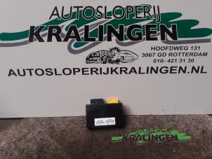 Usados Ordenador de capota Peugeot 307 CC (3B) 1.6 16V Precio € 80,00 Norma de margen ofrecido por Autosloperij Kralingen B.V.
