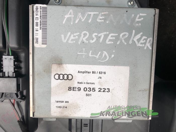 Amplificateur radio d'un Audi A3 (8L1) 1.8 20V Turbo 2001
