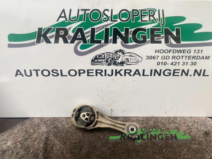 Used Engine mount Renault Kangoo Express (FW) 1.5 dCi 85 Price € 29,99 Margin scheme offered by Autosloperij Kralingen B.V.
