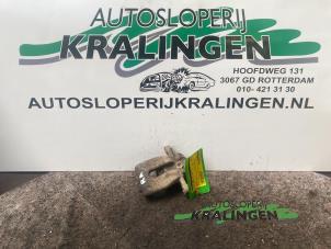 Usagé Etrier de frein (pince) arrière droit Renault Kangoo Express (FW) 1.5 dCi 85 Prix € 50,00 Règlement à la marge proposé par Autosloperij Kralingen B.V.