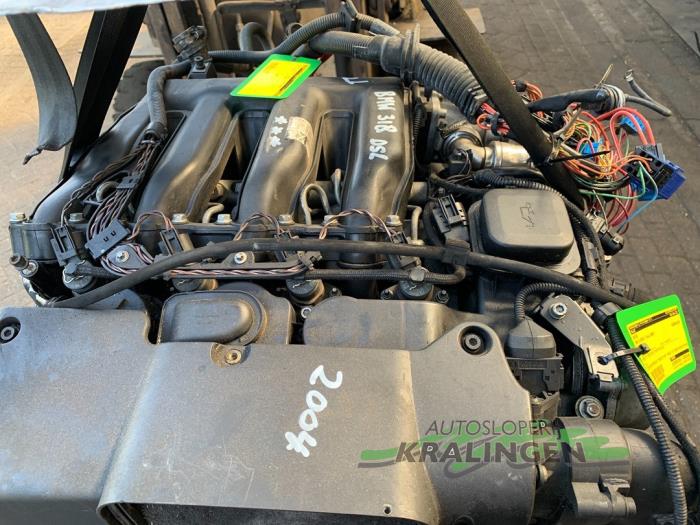 Motor from a BMW 3 serie Touring (E46/3) 318d 16V 2004