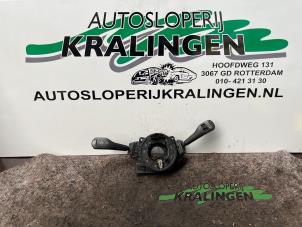 Używane Przelacznik Combi kolumny kierownicy BMW 3 serie Touring (E46/3) 318d 16V Cena € 30,00 Procedura marży oferowane przez Autosloperij Kralingen B.V.