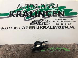 Usagé Boîtier accélérateur Ford Focus 1 1.6 16V Prix € 25,00 Règlement à la marge proposé par Autosloperij Kralingen B.V.