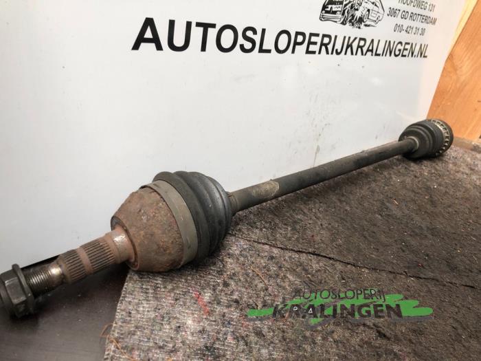 Front drive shaft, right from a Opel Astra H (L48) 1.6 16V Twinport 2004