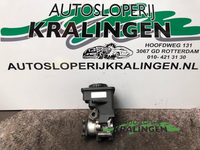 Usagé Pompe de direction BMW 3 serie Touring (E46/3) 318d 16V Prix € 50,00 Règlement à la marge proposé par Autosloperij Kralingen B.V.