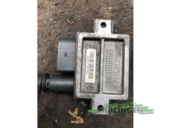 Glow plug relay BMW 3 serie Touring 318d 16V 780120002