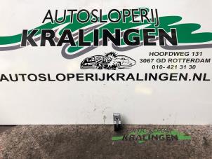 Używane Przelacznik poduszki powietrznej Volkswagen Polo VI (AW1) 1.0 TSI 12V Cena € 25,00 Procedura marży oferowane przez Autosloperij Kralingen B.V.