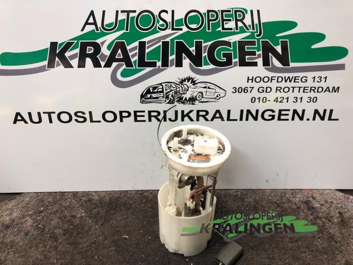 Usagé Pompe essence Volkswagen Fox (5Z) 1.4 16V Prix € 14,97 Règlement à la marge proposé par Autosloperij Kralingen B.V.