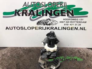 Used Spare wheel mechanism Renault Clio III (BR/CR) 1.6 16V Price € 50,00 Margin scheme offered by Autosloperij Kralingen B.V.