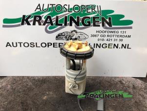 Usados Bomba de gasolina Mitsubishi Colt (Z2/Z3) 1.5 16V Precio € 50,00 Norma de margen ofrecido por Autosloperij Kralingen B.V.