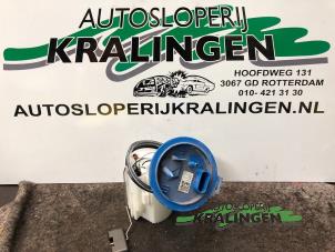 Usagé Pompe essence Volkswagen Polo VI (AW1) 1.0 TSI 12V Prix € 50,00 Règlement à la marge proposé par Autosloperij Kralingen B.V.