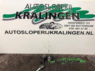 Usados Cilindro de juego de cerraduras (completo) Volkswagen Polo IV (9N1/2/3) 1.2 Precio € 50,00 Norma de margen ofrecido por Autosloperij Kralingen B.V.