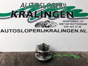 Usagé Roulement de roue arrière Ford Mondeo III Wagon 2.0 16V Prix € 50,00 Règlement à la marge proposé par Autosloperij Kralingen B.V.