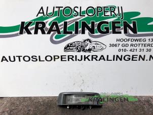 Używane Oswietlenie tablicy rejestracyjnej Opel Vivaro 2.0 CDTI Cena € 35,00 Procedura marży oferowane przez Autosloperij Kralingen B.V.