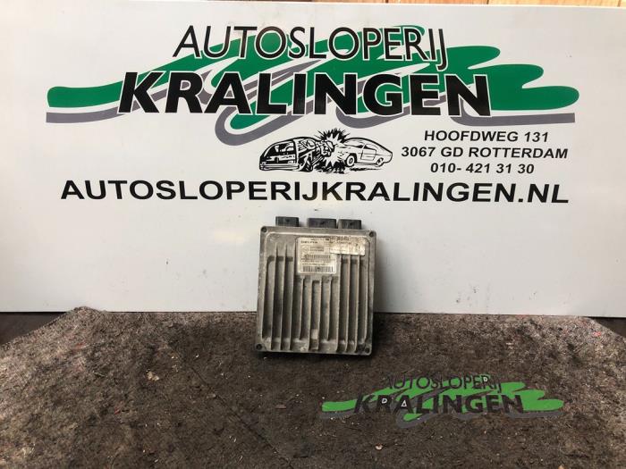 Used Engine management computer Renault Kangoo Express (FW) 1.5 dCi 85 Price € 19,96 Margin scheme offered by Autosloperij Kralingen B.V.