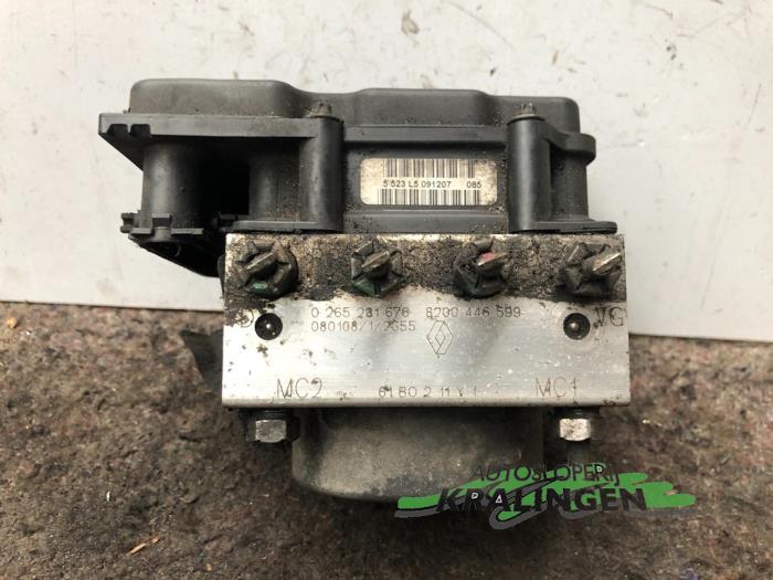 ABS pump from a Renault Kangoo Express (FW) 1.5 dCi 85 2008