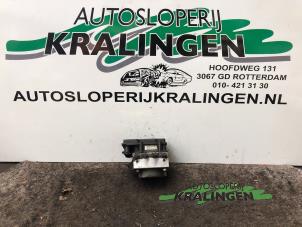 Usagé Pompe ABS Renault Kangoo Express (FW) 1.5 dCi 85 Prix € 100,00 Règlement à la marge proposé par Autosloperij Kralingen B.V.