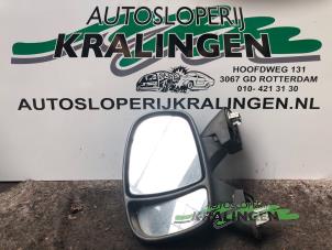 Używane Lusterko zewnetrzne lewe Opel Vivaro 2.0 CDTI Cena € 50,00 Procedura marży oferowane przez Autosloperij Kralingen B.V.