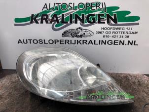 Gebrauchte Scheinwerfer rechts Opel Vivaro 2.0 CDTI Preis € 50,00 Margenregelung angeboten von Autosloperij Kralingen B.V.