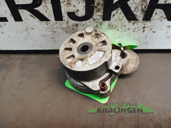 Spanrolle multiriem van een Opel Corsa D 1.3 CDTi 16V ecoFLEX 2010