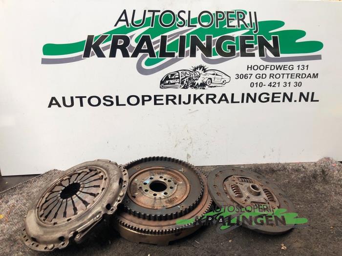Usagé Volant moteur Opel Corsa D 1.3 CDTi 16V ecoFLEX Prix € 150,00 Règlement à la marge proposé par Autosloperij Kralingen B.V.