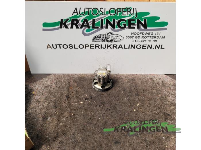 Usagé Pompe de direction Citroen C5 I Break (DE) 1.8 16V Prix € 50,00 Règlement à la marge proposé par Autosloperij Kralingen B.V.
