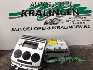 Usagé Radio/Lecteur CD Mazda 5 (CR19) 1.8i 16V Prix € 100,00 Règlement à la marge proposé par Autosloperij Kralingen B.V.