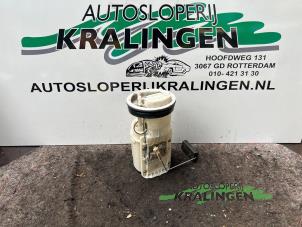 Gebrauchte Benzinpumpe Volkswagen Polo IV (9N1/2/3) 1.4 16V 75 Preis € 50,00 Margenregelung angeboten von Autosloperij Kralingen B.V.