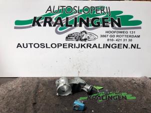 Usagé Kit serrure Opel Corsa D 1.3 CDTi 16V ecoFLEX Prix € 100,00 Règlement à la marge proposé par Autosloperij Kralingen B.V.