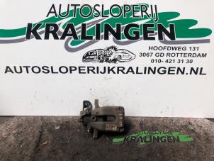 Usagé Etrier de frein (pince) arrière gauche Citroen C4 Coupé (LA) 1.6 16V Prix € 50,00 Règlement à la marge proposé par Autosloperij Kralingen B.V.