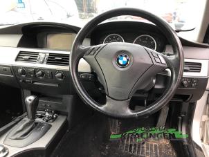 Używane Poduszka powietrzna lewa (kierownica) BMW 5 serie (E60) 525d 24V Cena € 100,00 Procedura marży oferowane przez Autosloperij Kralingen B.V.