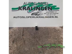 Używane Opornik nagrzewnicy Mercedes ML I (163) 270 2.7 CDI 20V Cena € 25,00 Procedura marży oferowane przez Autosloperij Kralingen B.V.