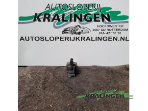 Używane Zestaw cewek zaplonowych Mercedes C (W202) 1.8 C-180 16V Cena € 20,00 Procedura marży oferowane przez Autosloperij Kralingen B.V.