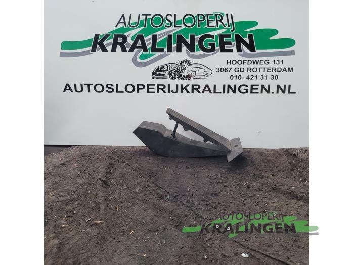 Gebrauchte Gaspedalposition Sensor BMW 3 serie (E92) 320i 16V Preis € 50,00 Margenregelung angeboten von Autosloperij Kralingen B.V.