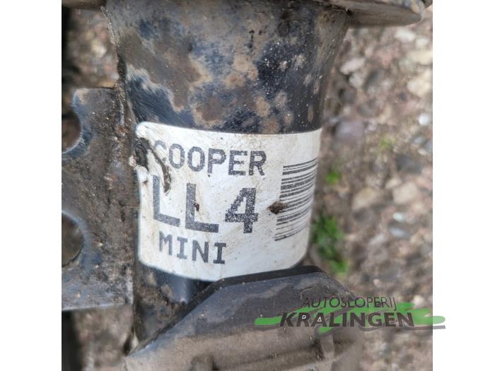 Rear shock absorber, left from a MINI Mini (R56) 1.6 16V Cooper 2007