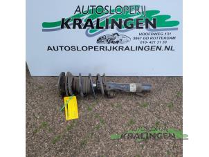 Gebrauchte Stoßdämpfer links vorne Mini Mini (R56) 1.6 16V Cooper Preis € 75,00 Margenregelung angeboten von Autosloperij Kralingen B.V.