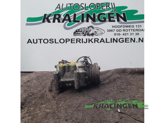 Usagé Pompe clim Ford Focus 1 1.8 TDdi Prix € 19,97 Règlement à la marge proposé par Autosloperij Kralingen B.V.