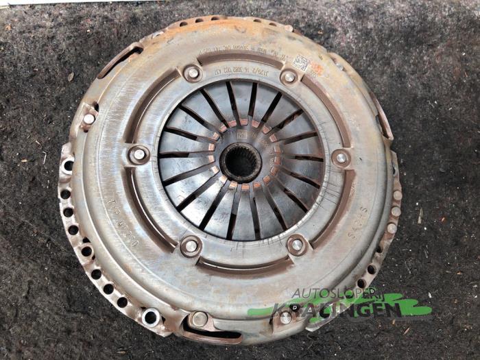 Clutch kit (complete) from a Volkswagen Polo VI (AW1) 1.0 TSI 12V 2019