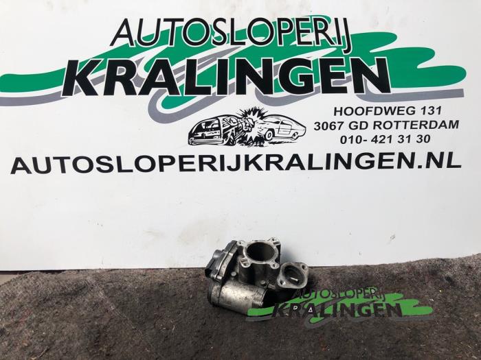 Gebrauchte AGR Ventil Opel Vivaro 2.0 CDTI Preis € 70,00 Margenregelung angeboten von Autosloperij Kralingen B.V.