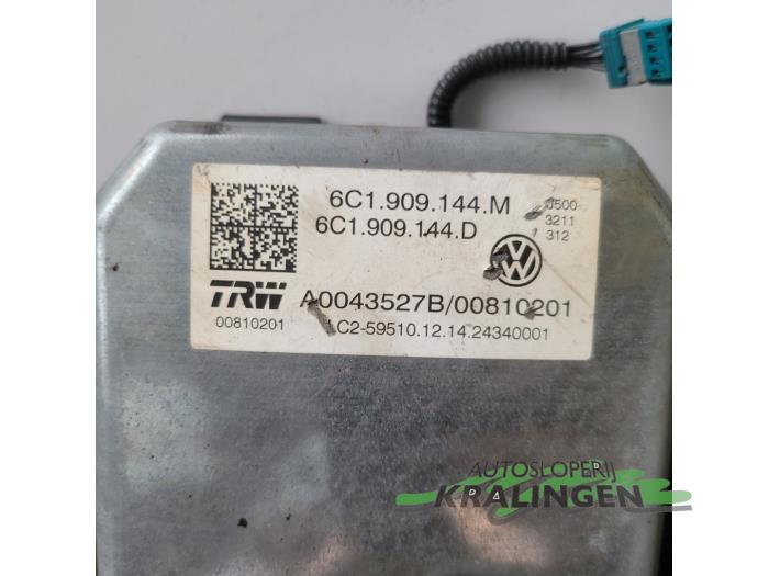 Lenkkraftverstärker Steuergerät van een Volkswagen Polo V (6R) 1.4 TDI 12V 105 2014