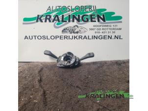 Używane Przelacznik Combi kolumny kierownicy BMW 3 serie Touring (E46/3) 320d 16V Cena € 50,00 Procedura marży oferowane przez Autosloperij Kralingen B.V.