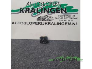 Gebrauchte Licht Schalter Volvo V50 (MW) 2.0 16V Preis € 50,00 Margenregelung angeboten von Autosloperij Kralingen B.V.